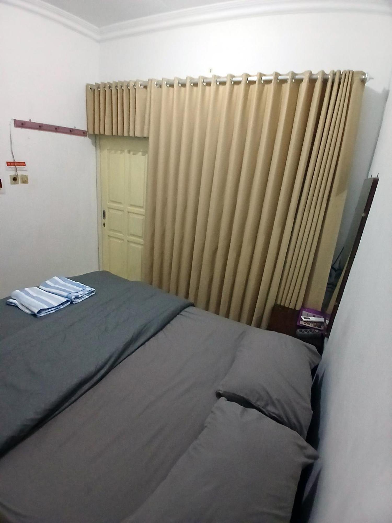 Moshi Moshi Hostel Probolinggo Kültér fotó
